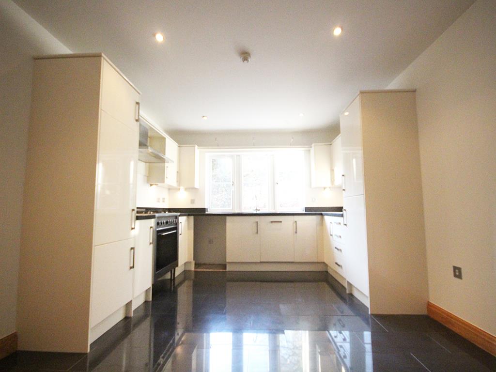 2 bedroom apartment For Sale in Foulridge, Colne - IMG_0293.jpg